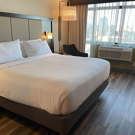 Holiday Inn Express Long Island City E - New York By Ihg Exterior foto